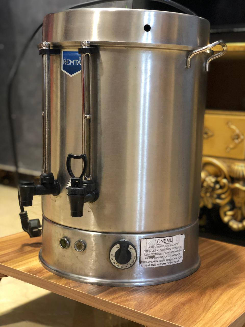 سماور تركي اصلي شاي مع قهوه منفصله  سعة 15 لتر الكبير  يكفي 250 ستكان نقص فقط يده وحده مال حنفيه بس وحده ثانيه كامله  للبيع مكاني بغداد اسعارهن 190 الف اني رايده 130 شغال ع فحص ***********
