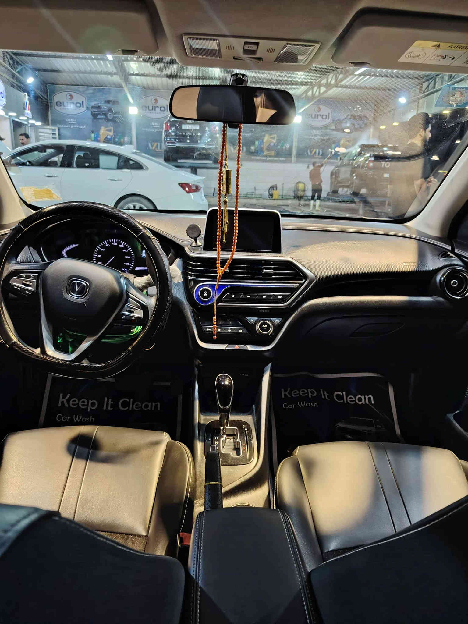 السلام عليكم 
شانجان سفن للبيع موديل ٢٠٢١
ماشية ٨٠ بيها فقط باب السائق صبغ اثر شخوط 
وشبر بارد باب الخلفي لا معجون ولا قطرة صبغ 
البيع فقط اقساط فقط ( اقساط) 
مقدمة ٤٥
مكان السيارك بغداد الامين 
للاستفسار 
***********
