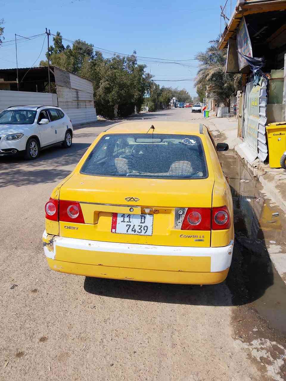 شيري كوين 2010 سيارة  25 ورقة صدر تعبان محرك كير خير من الله تبريد ثلج تايرات امامية جدد خلفية نص عمر   مكاني بغداد شعب شارع صحة  مصفرة من كلشي ***********
