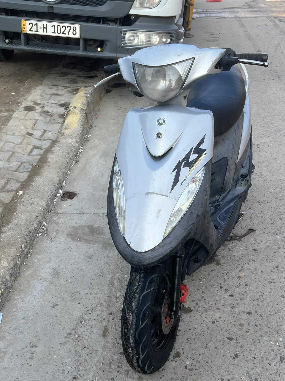 سلام عليكم دراجه ماكس للبيع دراجه رمبه برغي ممفتوح بيها العنوان بغداد الكماليه سعر750وبيها مجال رقم***********
