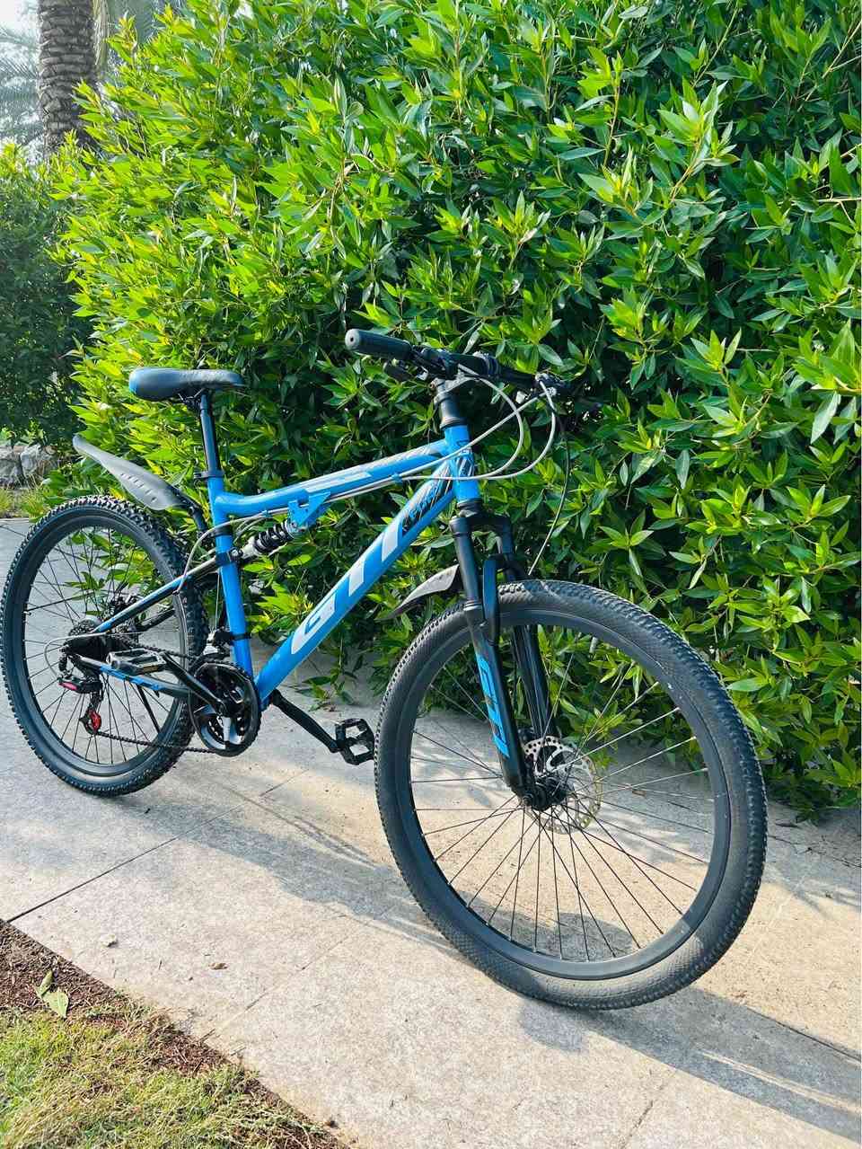 السلام عليكم 💙
للبيع بايسكل جبلي حجم 26 فريم عالي كامل بدون نقص 
يدات جديده سستم كامل جديد وشغال بدون نقص 
بريكات دسك بلمكان دبل امامي شغل ودبل وسطي جديد
السعر 125 الف مكاني بغداد حي الجوادين 
للاستفسار/ *********** بغداد, العراق
