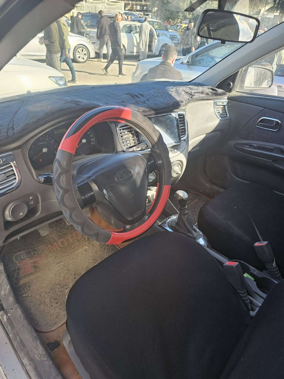 كيا ريو رقم شمالي جديد هزة جديدة مكاني موصل الايسر محرك 16 كير محرك شرط بيها صبغ حزام جوا الجامات بسبب تقحيل اتصل ودلل ***********
