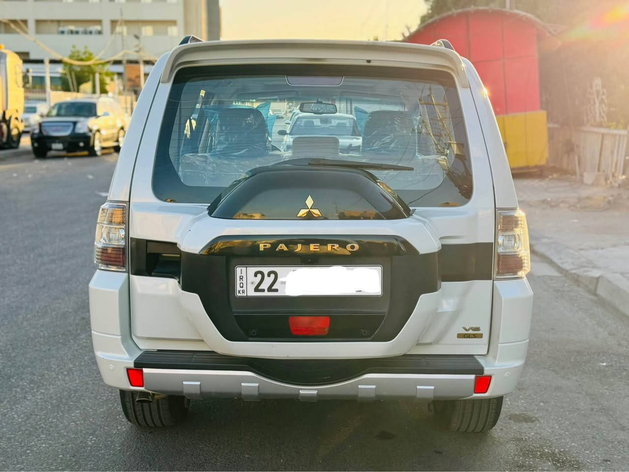 السلام عليكم للبيع متسوبيشي باجيرو موديل 2018 
السيارة مكفولة كفاله عامه من الصبغ والضربه والتبديل والبارد حتى الدعاميات فول مواصفات فتحه سقف كشنات جلد وكهرباء مرايات كهرباء علامه ذهبيه سبعه راكب تبريد 3 قطع تحكم ستيرن لد نهاري رقم أربيل إنكليزي 
السعر 205 وبيهة  مجال قليل العنوان البصرة 
لاستفسار *********** البصرة, العراق
