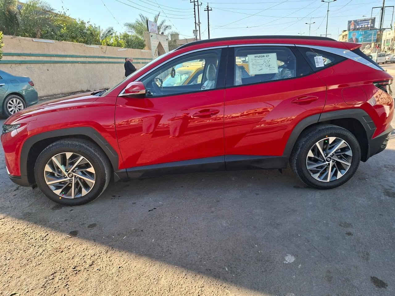 توسان موديل 23 خليجي مكفول من الصبغ فقط بارد بل صندوق ماشيه 87كليو رقم جديد مواصفات
بصمه 
جلد ابيض
 بردات بلاده
محرك 200 دوش 
هند بريك دكمه
السياره مسوي ادامه كامله اله قبل سبوع 
السعر مناسب جدا 
***********
