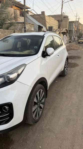 السلام عليكم كيا سبورتج موديل ١٧خليجي 
فول مواصفات عدا فتحه ٣ انضمهً قياده 
لأضربه ولا صبغ عده مذكوره في المنشور 
تخم تاير جديد صدر جديد خلفي امامي تبريد قطعتين 
محرك ٢٠٠٠ دوشل المرغوب نضام ستريو اريل اننفنكيشن 
باب صندوك اوتو بصمه بيبان حساسات  امامي خلفي نضام صوت حي ال
سياره بسمي تحويل ثاني يوم ***********
العنوان بغداد الكرخ

السعر ١٩٠ وبيها مجال قليل
