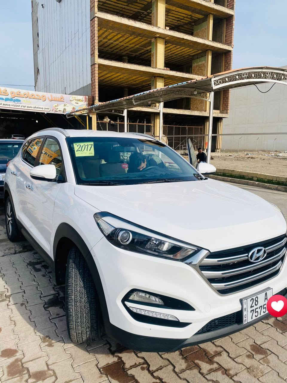 توسان 2017 خير من الله 
سايد بريك بل رجل 
كير ومكينه خير من الله 
مواصفات مثل ما موضح بل صور 

سياره رقم نجف مشروع وطني 
السياره باسمي احولك ثاني يوم 
السعر:165 وبي مجال قليل 
0780 458 1084
