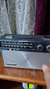 راديو قديم ياباني ماركه سحب عالي موجتين اي ام واف ام سعر ٥٠ يوجد توصيل...