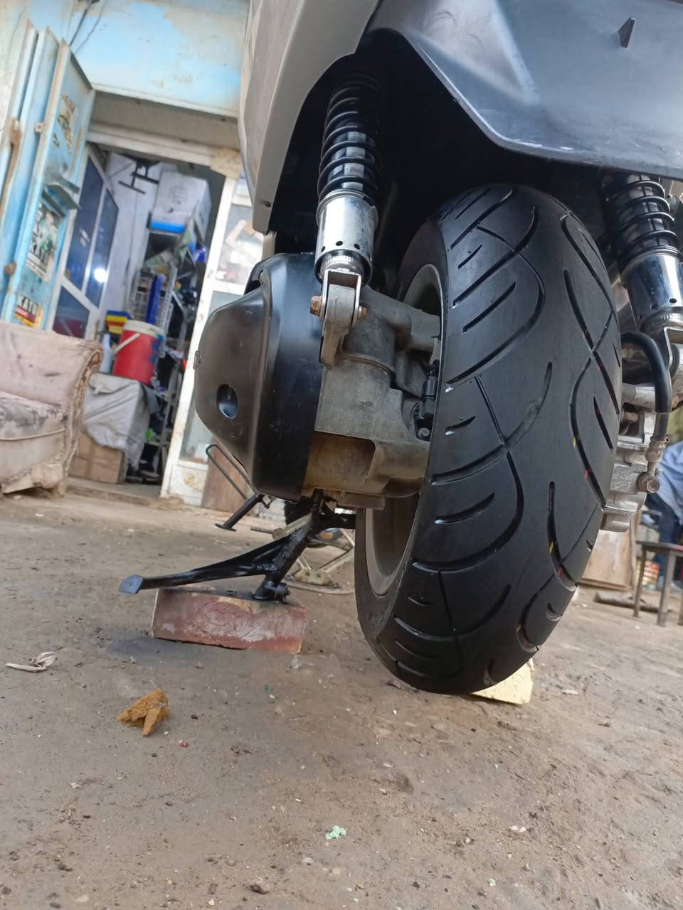 سلفر ونج600
مكينه كفاله 
كلجات جدد
تايرات جدد
مازده كرستال
جامه طويله
مكانهة بغداد النهروان 
***********
***********
