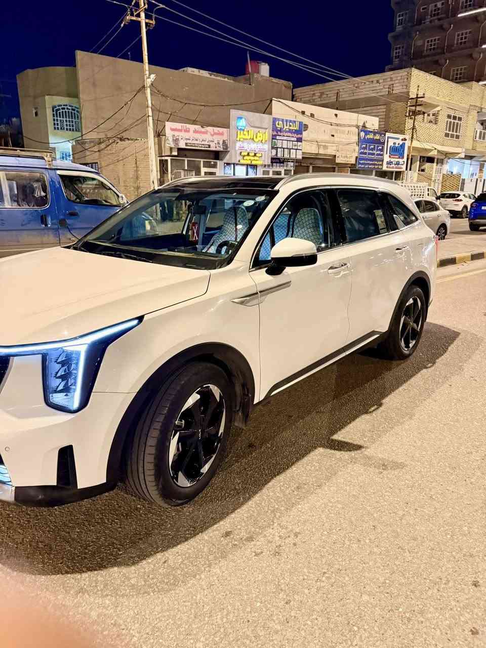 سلام عليكم 
كيا سورنتو 2024 استلام زيرو خليجي 
ماشية 46 الاف كم فقط
رقم اربيل الجديد سنوية جديدة تريد تحويل تريد وكالة 
مكينة ستة سلندر 
كفاله عامة من كلشي عدا كرت ومصلح بلبنيد درجة اولى
سيارة كلها زيرو 
سيارة فول 1/1  
المواصفات :- 
ويل 19
بصمة تشغيل وابواب وجنطة
كامرة خلفية
بنراما كامله للخير 

كشنات الخلفيه قلاب كهرباء 
شاشة متصله
شفتات ستيرن 
تشغيل عن بعد 
حساسات عدد 6
اربع انظمة قياده 
شحن لاسلكي
منافذ تايبسي
بصمة عدد اثنين
بلوجكتر لد
مري شفط 
ترحيب 

سبعة راكب 

الخ من المواصفات المعروفة …..
الاضافات :- 
سيارة استلام على ادينه زيرو 
السعر 310$ وبيها مجال بسيط للشراي 
مكان السيارة النجف الاشرف 
للاستفسار***********
