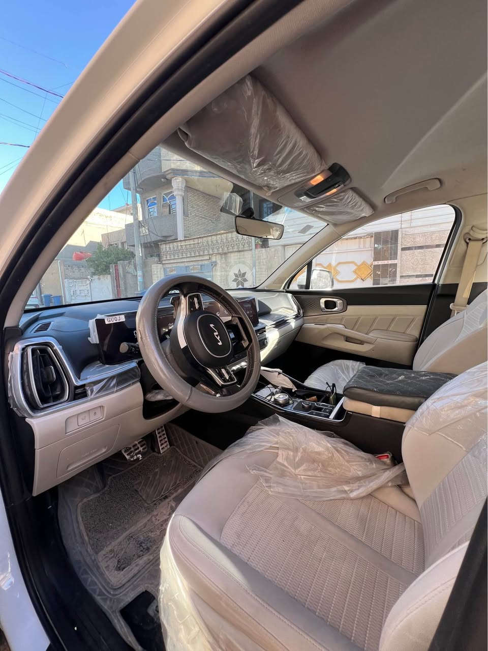 السلام عليكم 
Kia Sorento 2024
وارد خليجي ضمان شركة الدوليه
صارت عندي بالعراق ضربه بخشم البنيد بسيطه موضحهة  بالصور فقط الباقي مكفوله كفاله
الموصفات
V6

كشنات كهرباء
لايت لد
گير ماوس
7 راكب 
3 قطع تبريد
جنطه كهرباء شفط
تشغيل على بعد
بردات خلفيه
شاحن لا سلكي 
تحكامت ستيرن
تدفئه بالستيرن
مود درايڤ
سايد بريك دگمه
شفتات سترين
حساسات امامي خلفي 
كامره خلفيه دواره
السعر: 305 وبيها مجال بسيط 
*********** الفارس, صلاح الدين
