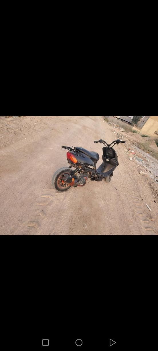 للبيع دراجه 9 زروف
مكينه Fs 
الدراجه متركه 5 اشهر حاليا ما تشتغل 
السعر 125 قفل + وياهه 3 كابريتات رمبه
الاستفسار واتساب ***********
البصره التنومه
