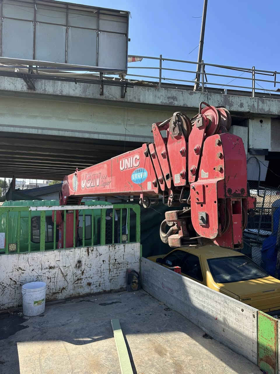 سلام عليكم للبيع كرين يوكان 370 مخالف 5 سلايت ورجلين خلفيه مكفول من كلشي الاستفسار على رقم ***********
