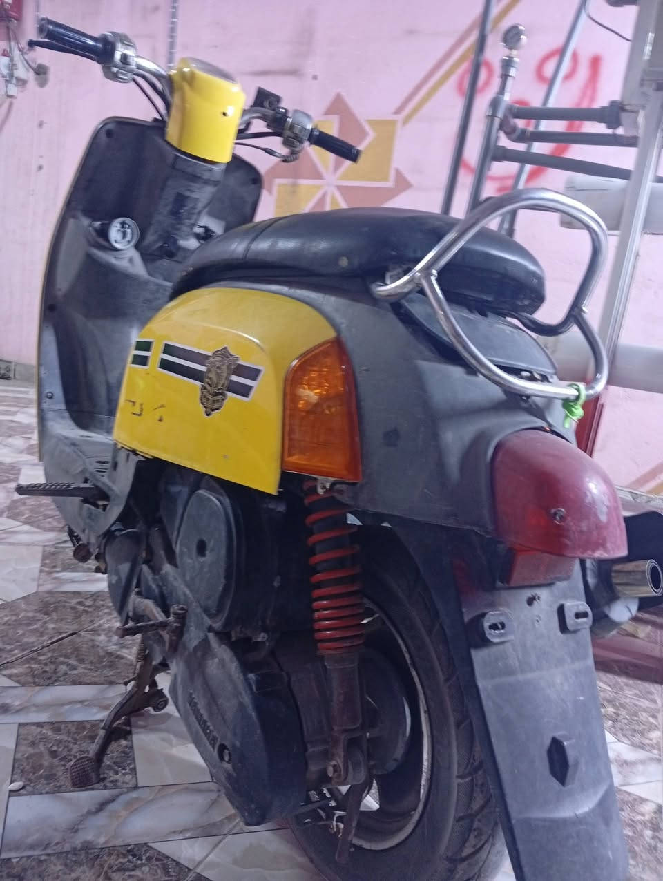 سلام عليكم بوليس كابريتر نضافه فول مكينه حلوه درجه اي نقص مابيها خير من الله سعرها 425بيها مجال مكاني بعقوبه ***********
