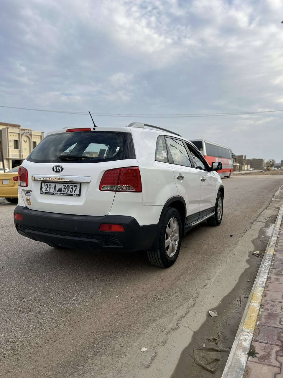 السلام عليكم
سورنتو 2012 رقم واسط كفاله  
4 سلندر 7 راكب 3 قطع تبريد 
الاستفسار:***********
 مكان سياره واسط كوت
