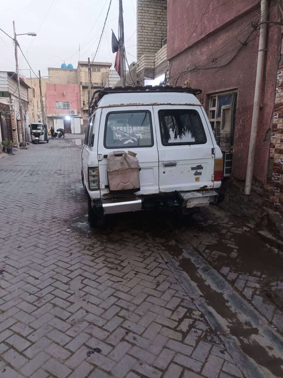 لاندكروز مكينه ففتي تلتالاف كير عادي جدد موديل 82رقم بغداد الماني تحويل ثاني يوم بكاني بغداد مدينة الصدر وليحب يخابر رقمي *********** وسعر 26ورقه وبيه مجال الطيبين
