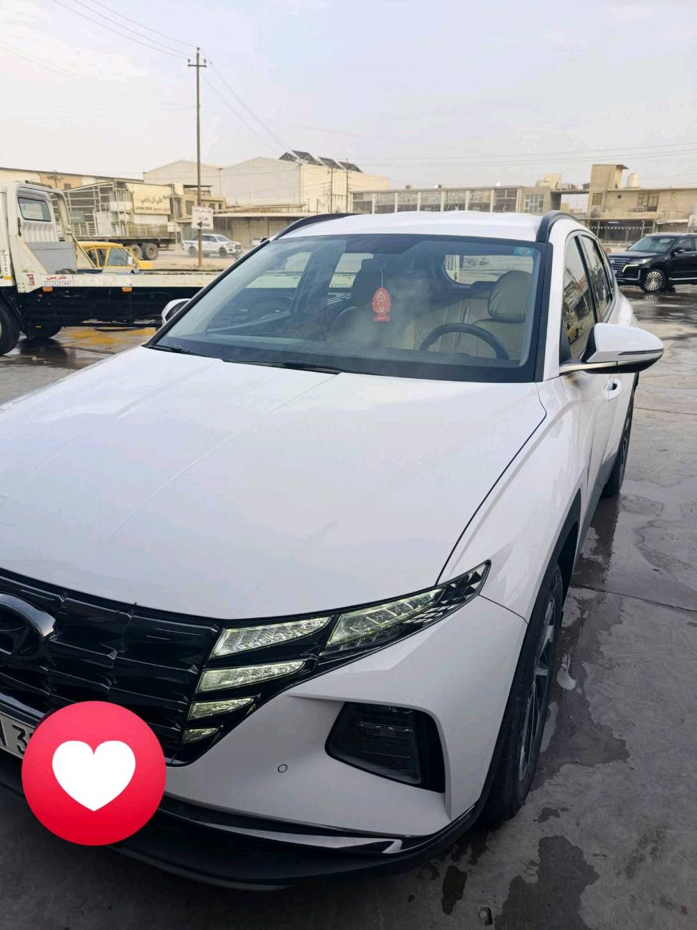 السعر 207ماشيه 27
توسان 2024 خليجي مكفوله من الصبغ والبارد
مواصفات فول عدا البانوراما 
رقم بغداد بسمي مشروع وطني تحويل مباشر 
محرك 2000 دوش
شاشه دجتل
تشغيل بصمة   
تشغيل عن بعد
‏AIRBAG عدد 2
سايد بريك دگمة   
اوتو هولد
بك لايت LED
كروس سرعه
مري شفط 
كراسي كهرباء
بردات ابواب خلفية 
حساسات امامية + خلفية 
تحكم مقود كامل
بصمات عدد 2 
انارة ترحيب
نقطة نزول منحدرات. 
نظام مانع تزحلق 
‏ABS
شاحن موبايل واير ليس  
اشاير بالمري والمري شفط
مخرج AUX + USB
‏BIuetooth
مخرج منفذ الطاقة عدد 2    
درايف مود
‏(Normail - eco- sport t) 
العنوان بغداد الجديده 
 ***********