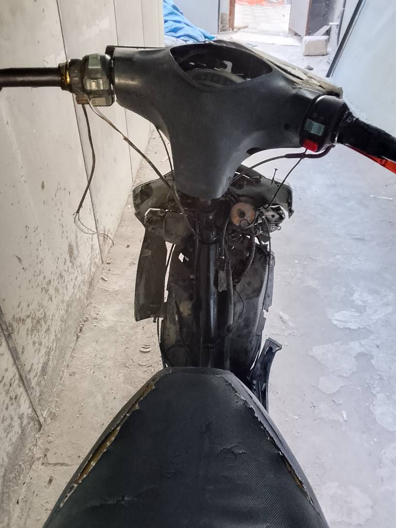 ماكس مضلع صيني
دراجه شغاله وكامله
بس انا ابيع كوم حديد
مجفته مره وحده
للبيع او المراوس
رايدهه ب225 وبيهه مجال
مكاني بصره
*********** البصرة, العراق
