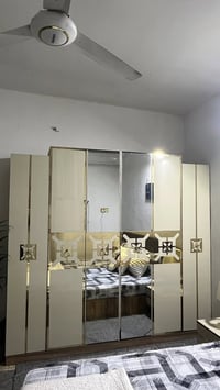 غرفة تركية • ميز تواليت • نضيفه