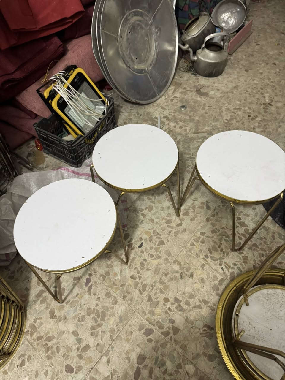 سلام عليكم طبلات خشب تركي للبيع مستعمل نضيف سعر وحده 7 ألف العنوان بغداد مدينة الصدر العدد مفتوح ***********
