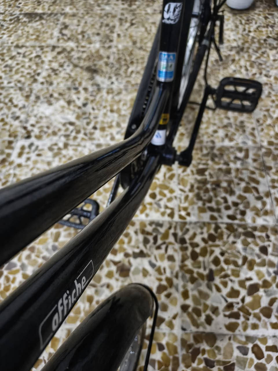 السلام عليكم بيسكلات للبيع حجم 26الابيض100الاسود110العنون موصل حي سومر للتوصل وتساب ***********
