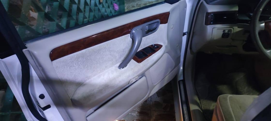 من رخصة صاحب الكروب
 ادوات ملكه 2002دكمتين كرستال لون خضراوي محزم تبريد تتدفئه شغال
المكينه ديفور 
برده سلايت خلفيه 
مسجل ودفدي 
دواخل صاج 
سياره حلوه 
كصه قماره فقط 
سعر 60
مكان سياره ميسان 
الاتصال على الرقم ***********
