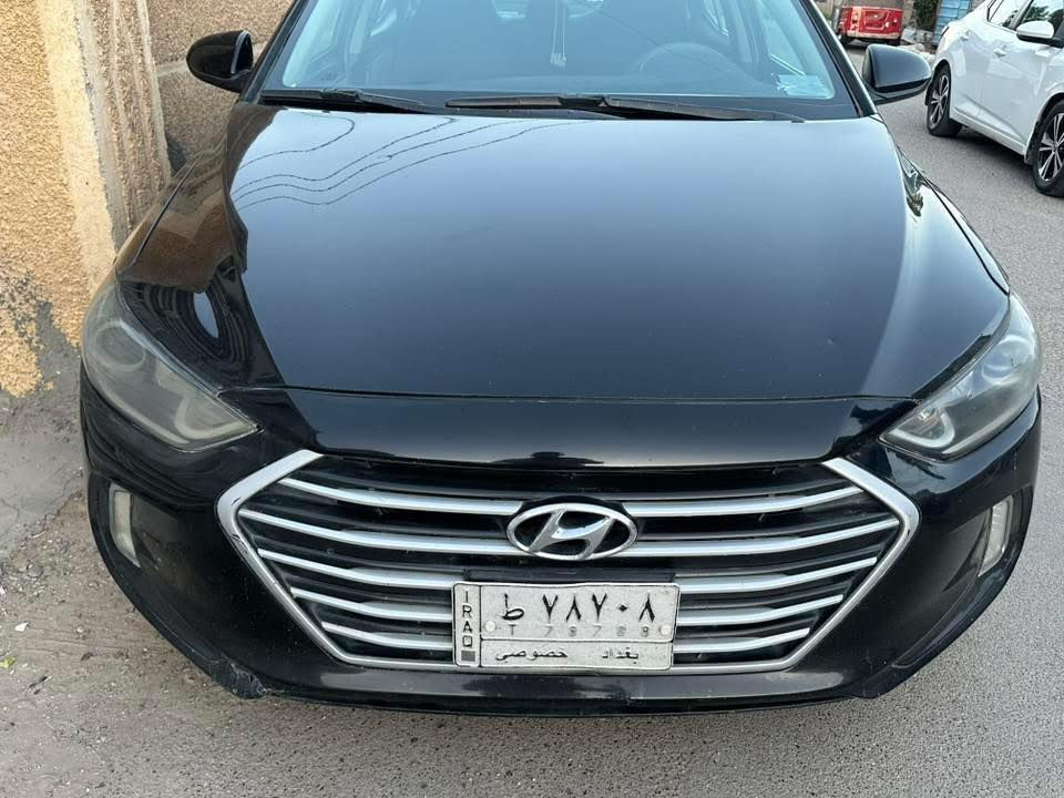 السلام عليكم ورحمة الله وبركاته 
إلنترا وارد امريكي 2017 
محرك 2000 دوش 
كير محرك تبريد صدر مكفولات بحاله جيده 
رقم بغداد بأسمي 
مواصفات نص فول 
داخل بيجي 
حادثها جانبي موضح بصور جاملغ وشخط بل بيبان ثنين وبيها ملاحضه بجاملغ الخلفي والباب 
السعررر 110 وبيها مجال بسيط 
مكاني بغداد التاجيات او الكاظميه 
***********
