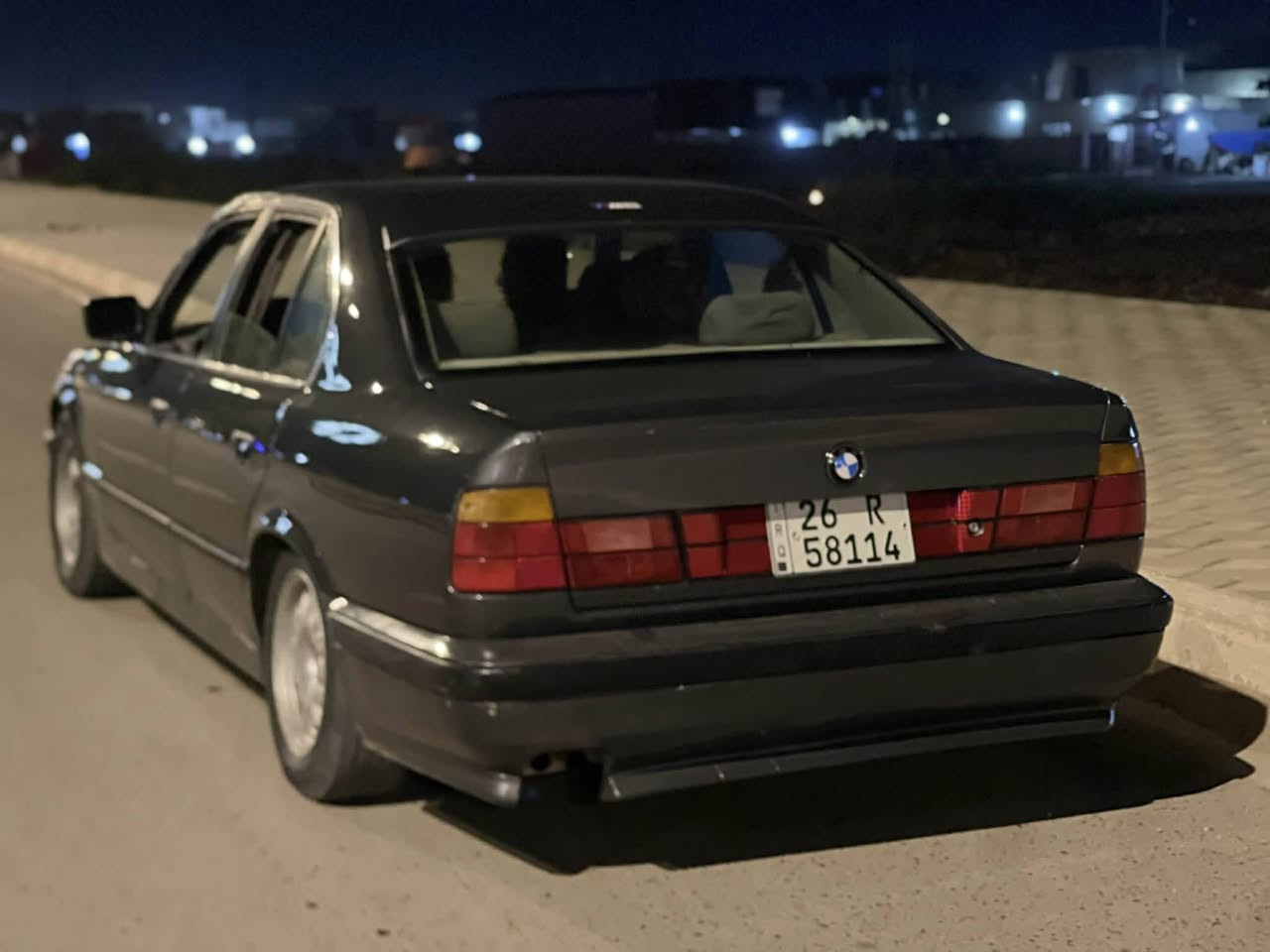 ٥٢٥ مفتوح سياره احله من صور ١٠٠ مره هستوني مطلعها من الفرن حته ما خاسلها مكينه تبريد فتحه تخم تاير سستم ام كامل كله جديد خرفه رصاصي ٧٠ بل ١٠٠ حداديه ٥٠ بل ميه رقم نكليزي صلاح الدين سنويه ال ٣٠ مداور ثاني يوم السعر نتصل فقط *********** مكاني بابل شوملي
