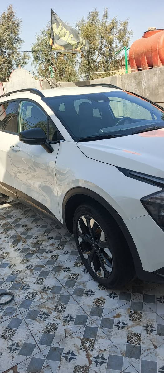 سلام عليكم سياره سبورتج 23 وارد امريكي حادثها شويه بلوجه الجاملق والبنيد بدون دواخل المكان بابل فول مواصفات ما عدى البنرامه السعر 195 وبيها مجال ***********
