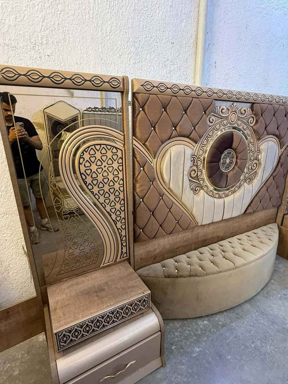 مع أجمل وافخم الغرف التركي على مستوى العراق
11قطعه 
 سرير جك +
نظام سلايت +أبواب 
🔩 *برغي وجوي حديد* قوي
💯 *النظافة:* 90/💯
🔥 *الصبغ حراري*
💰 *السعر:* مليون و300
🚚 *توصيل مجاني داخل بغداد*
🚚 *المحافظات:* بسعر مناسب


**إذا كنت صاحب هذا الإعلان وتريد حذفه لأي سبب، رجاءا أرسل رسالة إلى الدعم الفني**