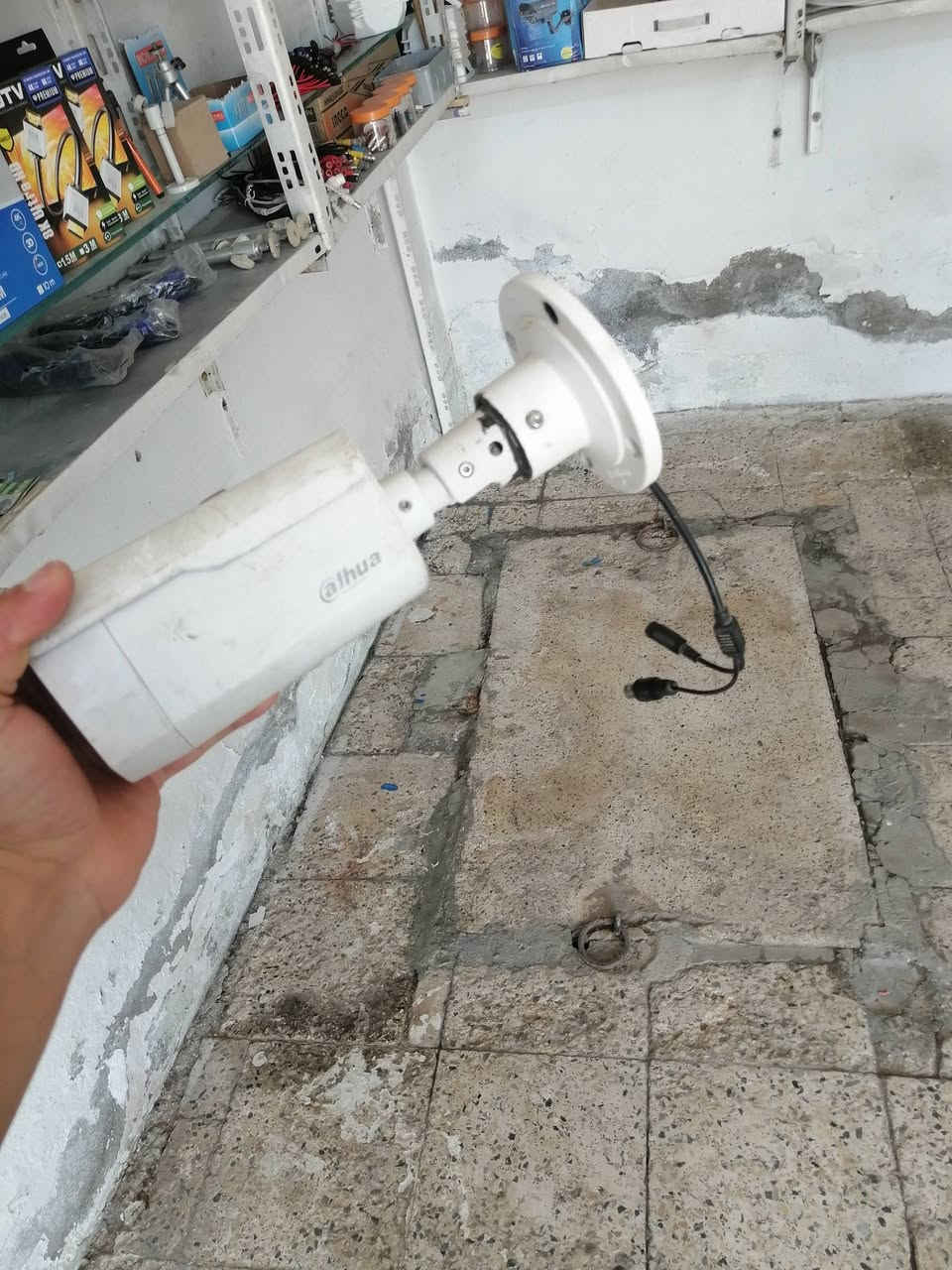 للبيع للبيع
مجموعة من اجهزة كاميرات المراقبه جديد و مستعمل
و كاميرات المراقبة ip و انلوك
و ubs و شاشة  و اسويج انترنيت  و هارد 320 كيكا و500 كيكا
كلشي و سعرو
اليوسف لكاميرات المراقبه
الموقع موصل حي الرساله قرب التفك لايت
التواصل واتساب و اتصال 
***********
***********
