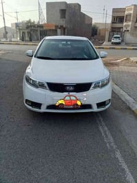 كيه سيراتو كفاله عامه بس بيه بارد باب سايق مامعدل وبيه يم قبق البانزين...