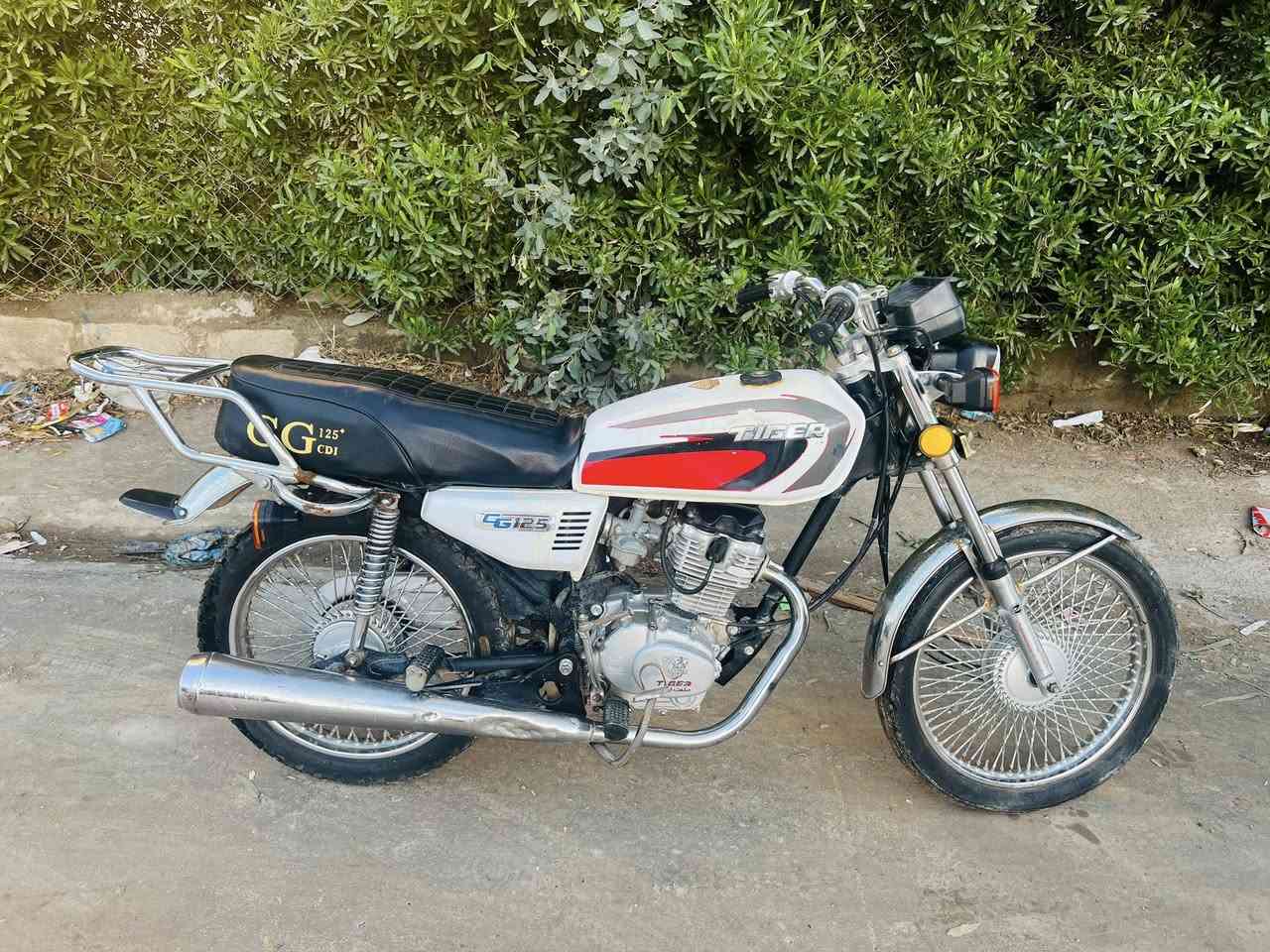 سلام عليكم تايكر موديل2020 للبيع محرك مامفتوح سعر330 وبي ومجال رقمي***********
