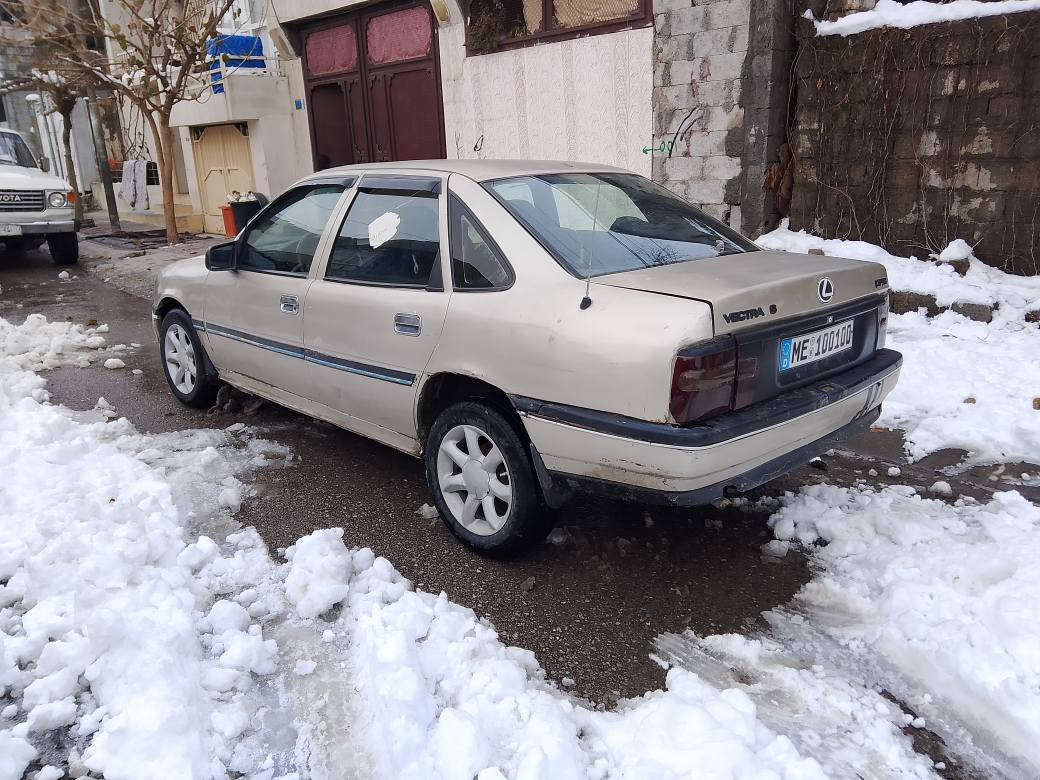 بە ناوی خوای گە ورە مهرە بان ئە م ڤیکترا بۆ فروشتن مە کینە 16قایش پان سلایتە گیرو مە کە نە کارە بای براوە بە شە رت 16 گە لا مە حامە له شوین قه لادزێ 
*********** بشدار, السليمانية
