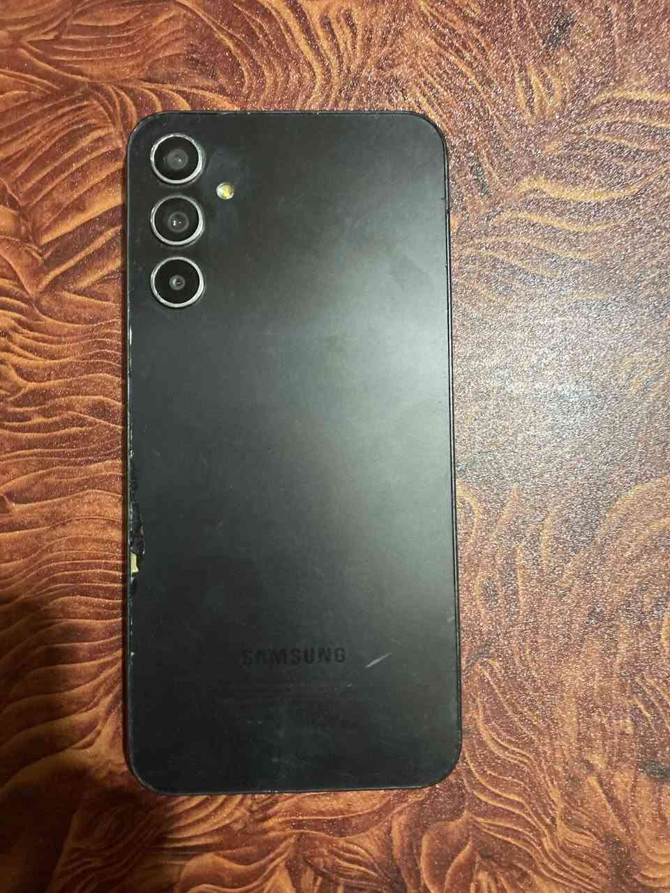 ساسمونج A34

غني عن التعريف ببجي 90 فريم و ردد ريدمشن 

سعر مناسب جدا

واتساب ***********
