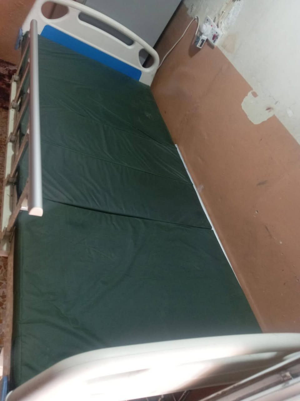 سرير طبي ميكانيكي بي 3 حركات والسعر 200 وبي مجال والعنوان حي الرشيدية


**إذا كنت صاحب هذا الإعلان وتريد حذفه لأي سبب، رجاءا أرسل رسالة إلى الدعم الفني**