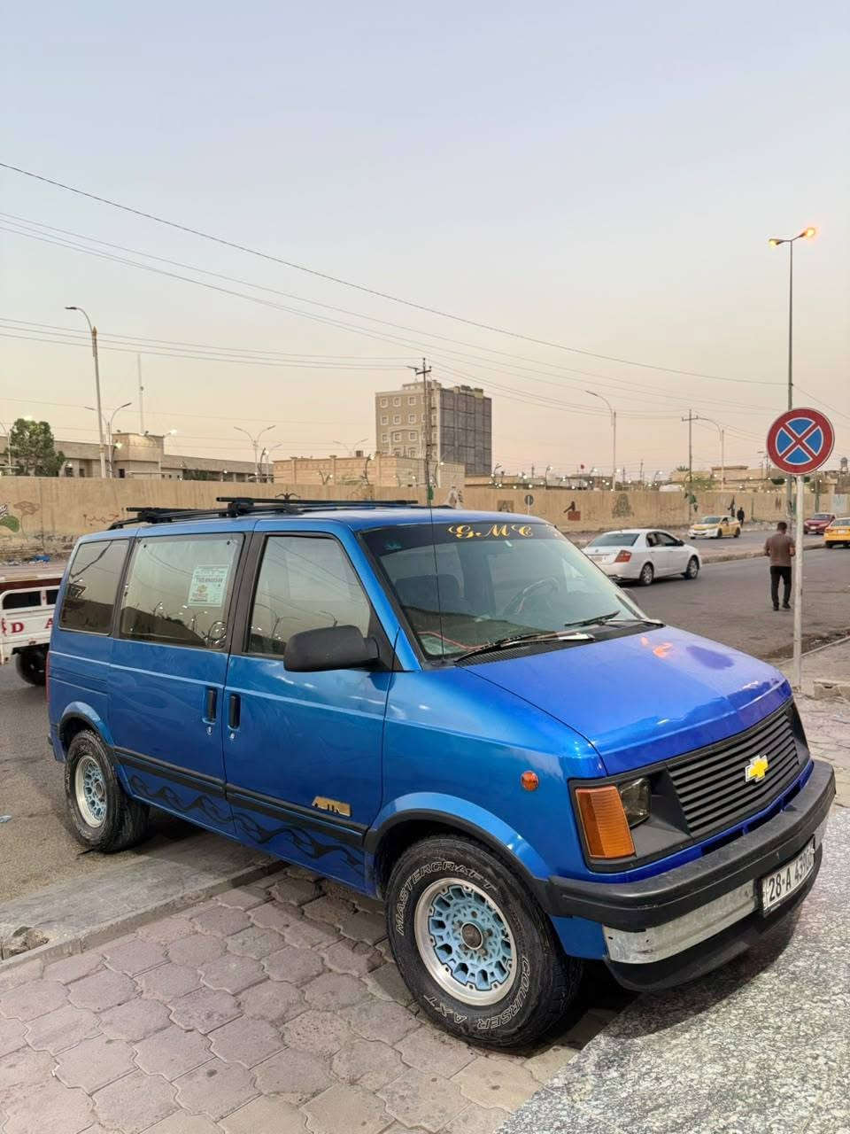 للبيع
فان استرو موديل 1991
مكفوله من الضرر 
 مصبوغه حزام جمالية 
كير ومحرك ابلاد 
تبريد مايشتغل  
تخم ويل جديد 
تخم تاير خشن 
ارضيه جديده 
تلبيسه كشنات 

رقم نجف تحويل ثاني يوم 
سنويه+لوحات + هزه كله جديد قبل شهر 
عنواني ذي قار مركز 
السعر 32 
واتساب *********** 
أو خاص موجود
