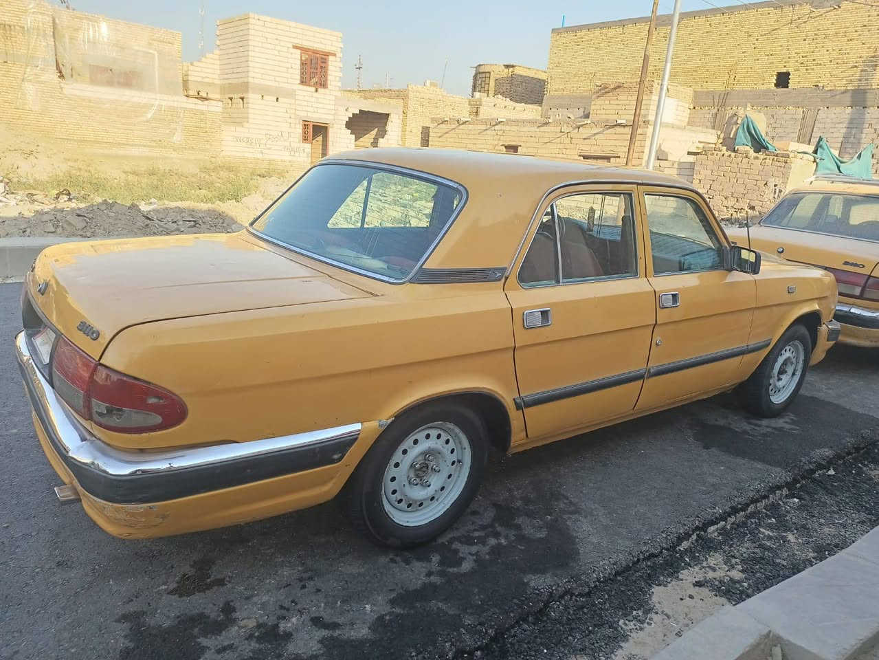 سلام عليكم فولكا للبيع مكينه وكير 2500 شرط كير صارله اسبوع مشدود منضومه تبريد كامله راس الثور صارله يومين مشدوده راديتر جديد باتري تخم تاير كله جديد مكفولة منل ضربه بيه وكاله عامه سياره كبل للشارع جميع شي بيه جديد وشرط هاذه رقم راعيه *********** مكانه سوق الشيوخ حي لعسكري سعره ب35 وبيه مجال قليل
