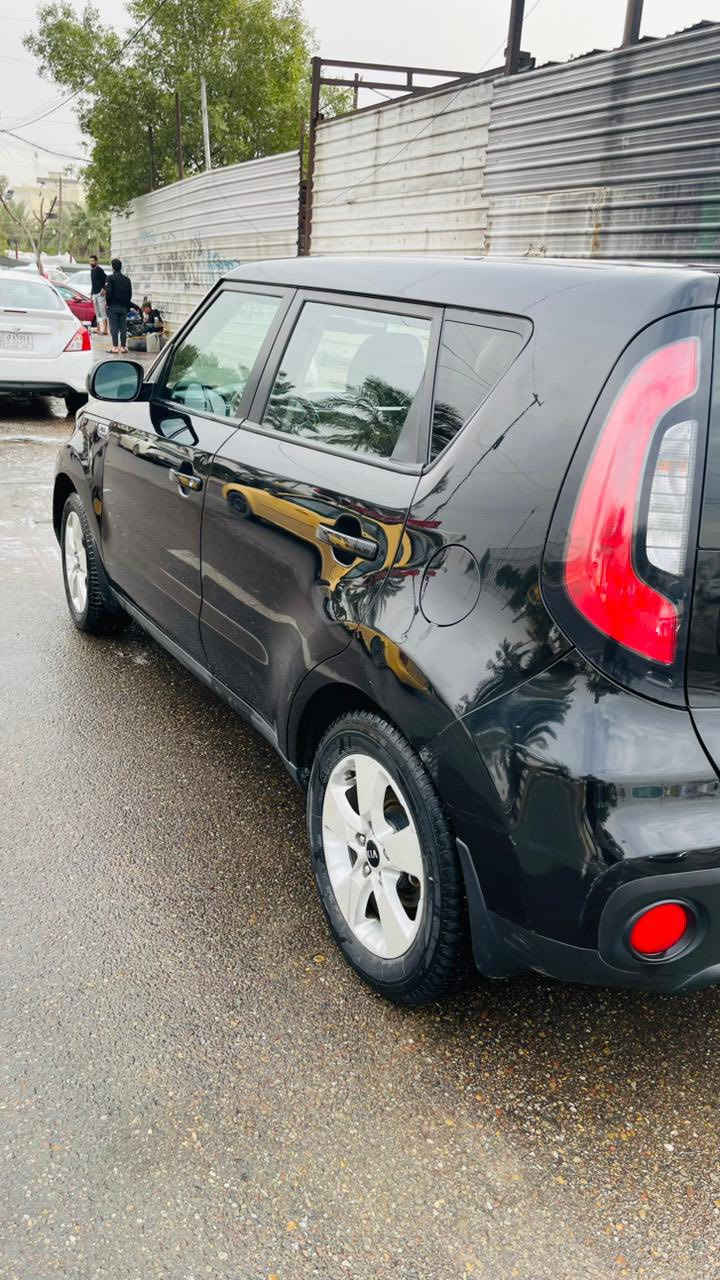 السلام عليكم 
كيا سول 2017 للبيع نقد فقط مابيع اقساط وارد امريكي حادث امريكا جاملغ فقط وبالعراق نص باب خلفي مصبوغ وربع البنيد  كير مكينة لغود شواصي مكفولات بچم كبس السيارة عليها ادامه كامله مابيها نواقص صدر تبريد جديد
المحرك 1600Gdi 
رقم بغداد الدولي 
المكان بغداد الشعب 
السعر 115 وبيها مجال 

مكلف بالنشر

للأستفسار الاتصال على الرقم
***********
