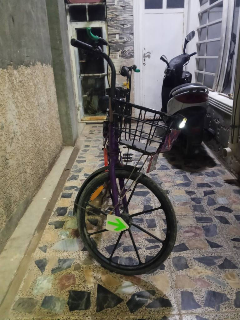 السلام عليكم للبيع بايسكل جوب لس البايسكل مابي أي عطل البريكات شغاله يجي مع الملحقات السعر 80 وبي مجال للطيبين مكاني الثعالبه شارع البانزين خانه شارع علي الوكيل للاستفسار 
***********
