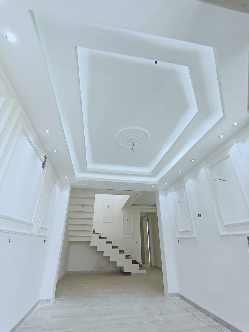 ✨ عرض خاص لمدة 5 أيام فقط! ✨
ارتقِ بمساحتك مع فن الديكور الحديث – حيث تلتقي الفخامة بالدقة والإبداع.

💥 العرض الذهبي البوكس : فقط 28,000 دينار للمتر 
يشمل:
📐 ديكور متكامل + طلس وصبغ بجودة جوتن الأصلية + تثقيب إنارة احترافي

🌟 لماذا نحن الخيار الأفضل؟
لأننا نجمع بين الذوق الرفيع وسرعة التنفيذ بأعلى معايير الجودة.

🔸 خدماتنا:
✔️ تصاميم داخلية وخارجية فاخرة
✔️ جبس بورد – كلاسيك | مودرن | ملكي
✔️ صبغ داخلي وخارجي بألوان جوتن العصرية
✔️ ورق جدران أوروبي وخليجي راقٍ
✔️ ديكورات فلين، حجر، وزجاج
✔️ سقوف ثانوية وسحبات احترافية
✔️ واجهات فوم وطلس بتشطيبات هندسية أنيقة

📞 للحجز والاستفسار عبر واتساب:
***********
***********

📌 تابع صفحتنا الآن واكتشف أحدث التصاميم التي تعكس ذوقك وتميّزك.
💬 العرض ساري لمدة 5 أيام فقط — لا تفوّت فرصة التجديد بأسعار لا تُكرر
