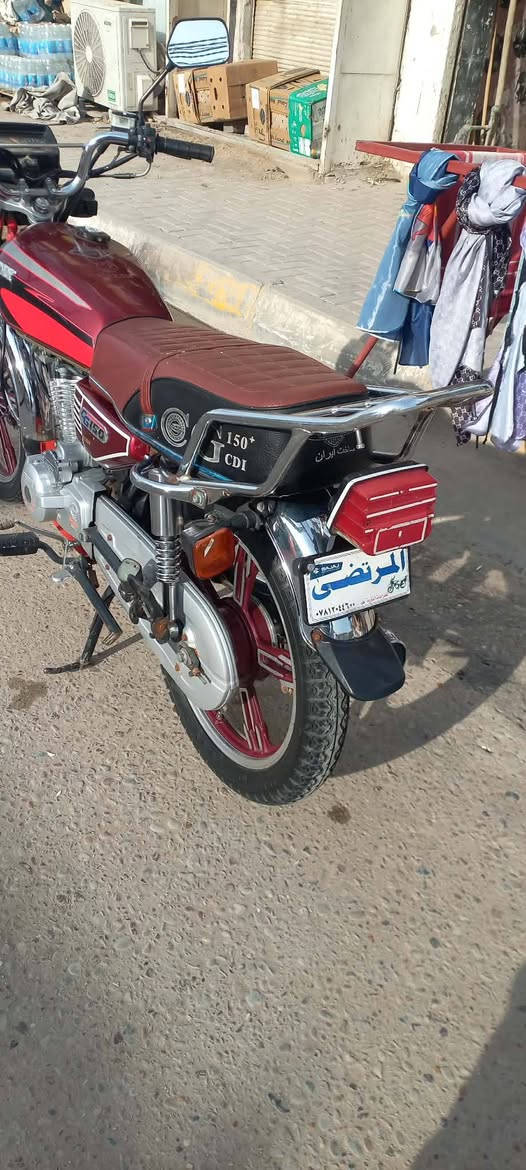 السلام عليكم هاي دراجه لبيع  أوراق اصولي كلشي شغال بيه دراجه نضيفه فول مال جناي لي يريده يتصل ع *********** مكاني اطوريج وبيه خير ويدلل
