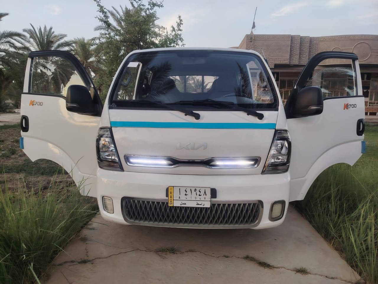 يالله اللهم صلي على محمد وآل محمد
🚗 للبيع: كيا دبل قمارة 2022
​الموديل: 2022
​المكان بابل الحله:  ورقم السياره واسط (تحويل مباشر وصاحب السيارة موجود).بالحله
​الفحص: السونار موجود وجاهز.
​🛠️ المواصفات والحالة الفنية:
​الكفالة: كفالة عامة شاملة (كير، محرك، أكسل).
​البودي: كفالة عامة عدا (شبر بالبنيد تعديل على البارد).
​التواير: تخم تاير أمامي جديد زيرو (مشدود قبل أسبوع).
​التبريد: ضعيف.
​ملاحظات: السيارة بوضع ممتاز وبيها بعض الملاحظات البسيطة جداً. للاتصال على الرقم ***********او ***********
