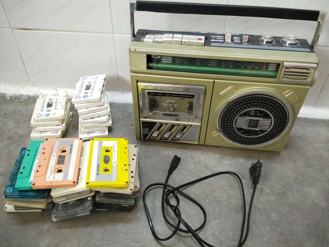 مسجل مع كاسيت ٣٨ السعر ٦٥
جهاز دي في دي كامل مع ملحقاته السعر ٤٥


**إذا كنت صاحب هذا الإعلان وتريد حذفه لأي سبب، رجاءا أرسل رسالة إلى الدعم الفني**