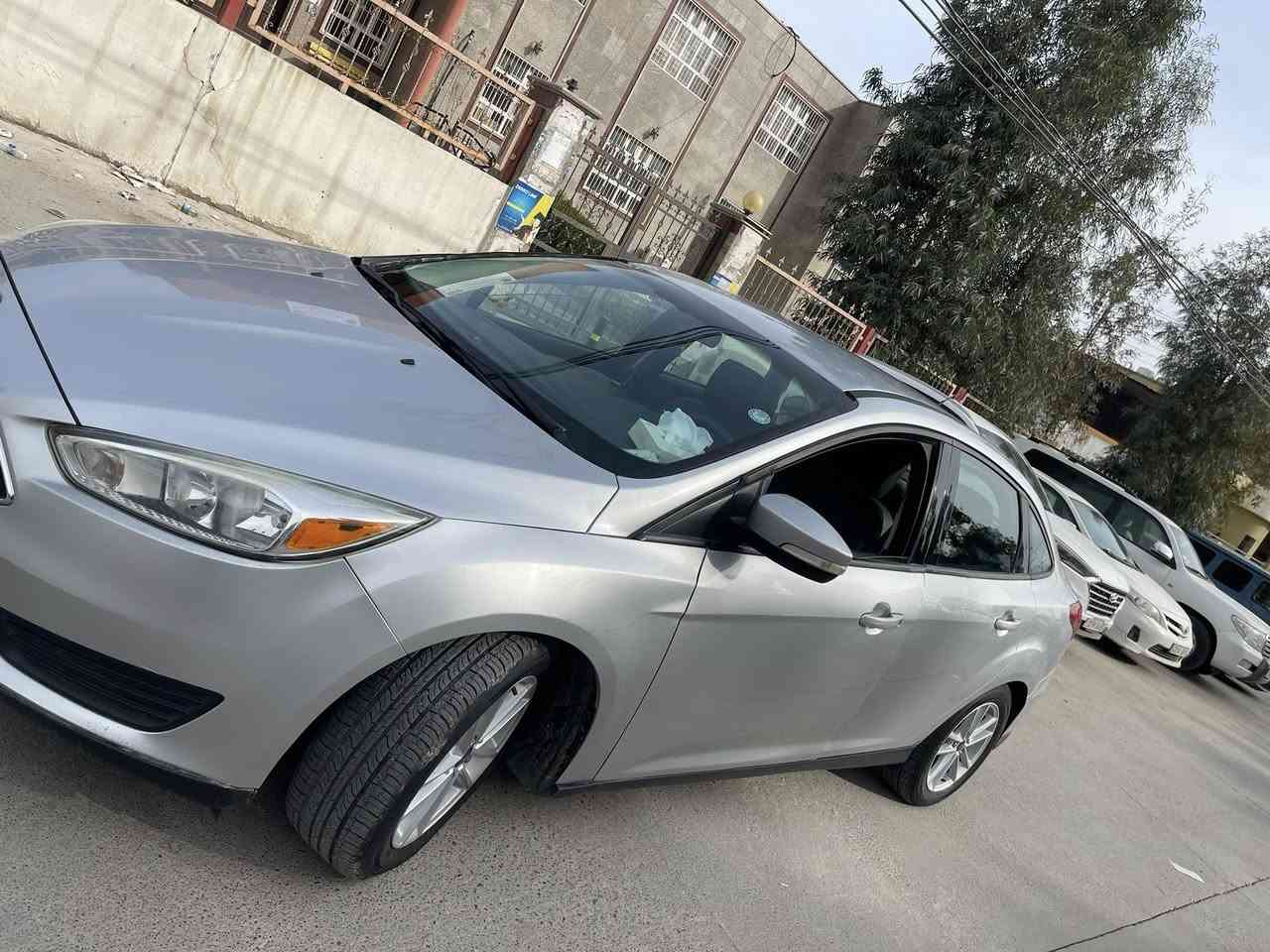 فورد فوكس مكينه 4 سلندر يدون كلين بدون صبغ مكينه 20 فول موصافات sE  شرط تحويل رقم هزه سنويه جديد رقم *********** واتساب السعر 88 ورقه بيها مجال بسيط
