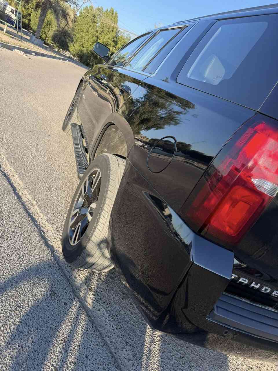 السلام عليكم
تاهو موديل ٢٠٢٠ LS 
حادثها جاملغ وبنيد بدون دواخل 
رقم بغداد الجديد بسمنه
كشنات منفصل 
قاصه 
شاشه جبيره 
فور ويل 
وبعد بيها هواي مواصفات
العنوان بغداد حي العامل 
***********
السعر ٣٠ وبيها مجال
