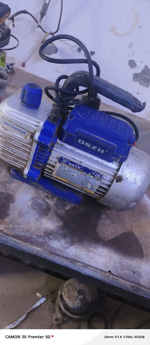 لاوية بواري سبالت ماركة دزج الاصلي زائد فاكيوم ماركة دزج الاصلي زائد دريل توتال الاصلي للبيع للاتصال *********** الاوية جديدة الدريل جديد الفاكيوم مستخدم نضيف جداد *********** واتس اب
