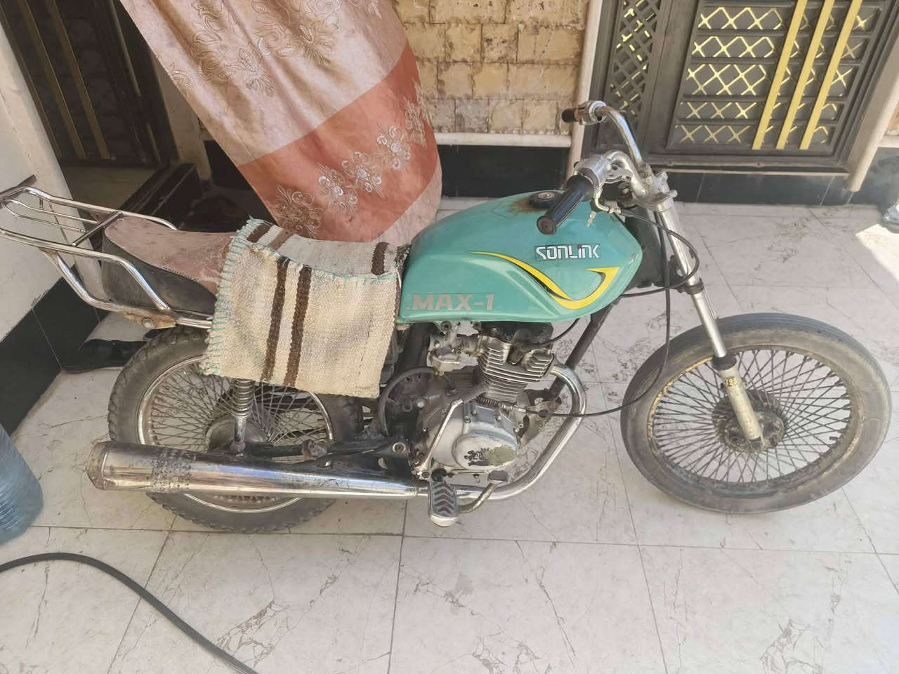 سلام عليكم دراجة لبيع العنوان ديالى الحويش الرقم *********** السعر 250 أو بيها مجال
