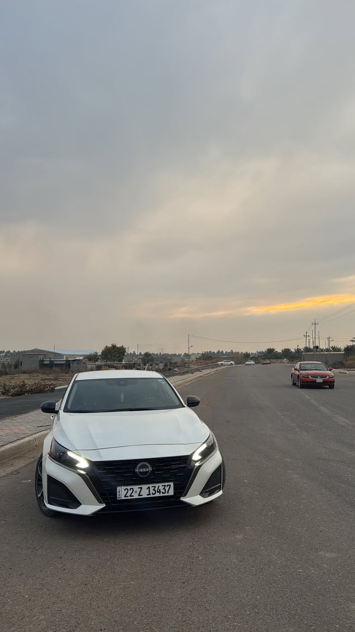 السلام عليكم يجود نيسان التيما SR
ماشيه 45الف 
وارد امريكي 
فول مواصفات ما عده التنته
محرك4
الأستفسار(***********)
