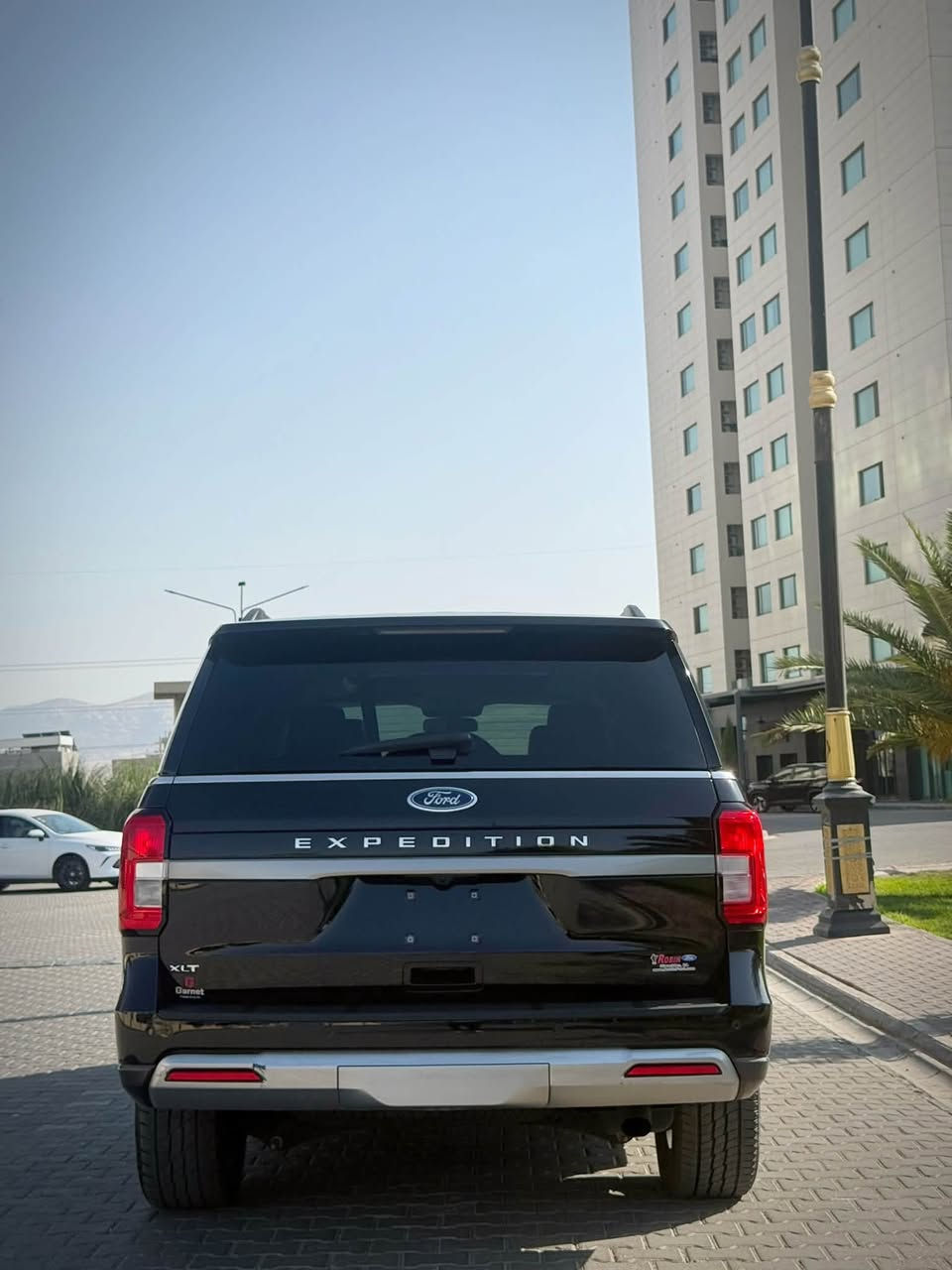 FORD EXPIDITION XLT PLUS 2024
V6 3.5 TWIN TURBO
فورد اكسبيديشن 

🔥المواصفات فول 
موديل 2024
شاشه كبير 
كاميرا 
حساسات خلفي امامي 
▪️بصمة تشغيل واطفاء وفتح جنطه وفتح جام
▪️دخول ذكي ٥ بصمات
▪️تشغيل عن بعد 
 شاحن واير ليس
▪️فتحة سقف بانوراما 
دبل دفع رباعي
اوتو بريك اوتو ستار اوتو هولد
▪️صندوق كهرباء 
▪️داخل جلد 
▪️فور ويل درايف نفكيشن نظام خرائط متطور
▪️كشنات امامي خلفي والوسط كهربائية
▪️كشنات تدفه تبريد 
▪️كشنات فول كهرباء 
▪️سايد بريك بصمة 
▪️كشن منفصل vip
▪️وضعيات قيادة 
▪️تبريد ثنائي الاجواء 
▪️تبريد ٣ قطع 
▪️كشن خزن ٣ وضعيات 
▪️مرايا طوي كهربائيا مزودة  بتنبيه بنقط عمياء
▪️نظام سحب مقطورة 
▪️شحن لاسلكي 
▪️اوتو ستوب ستارت 
▪️تحذير خروج عن المسار
▪️٨ وضعيات قيادة
▪️قيادة آلية ذكية ومانع تصادم
▪️رادار 360 درجة 
▪️محرك V6 3.5 دبل توربو
ماشيه 40 الف
ضرر سياره جملغ امامي يمين مبدل بيلادي نفس لون بدون صبغ 
سياره بدون دواخل بشرط
سياره بدون رقم تترقم شمالي فقط 
مكان سياره سليماني 
***********📞
