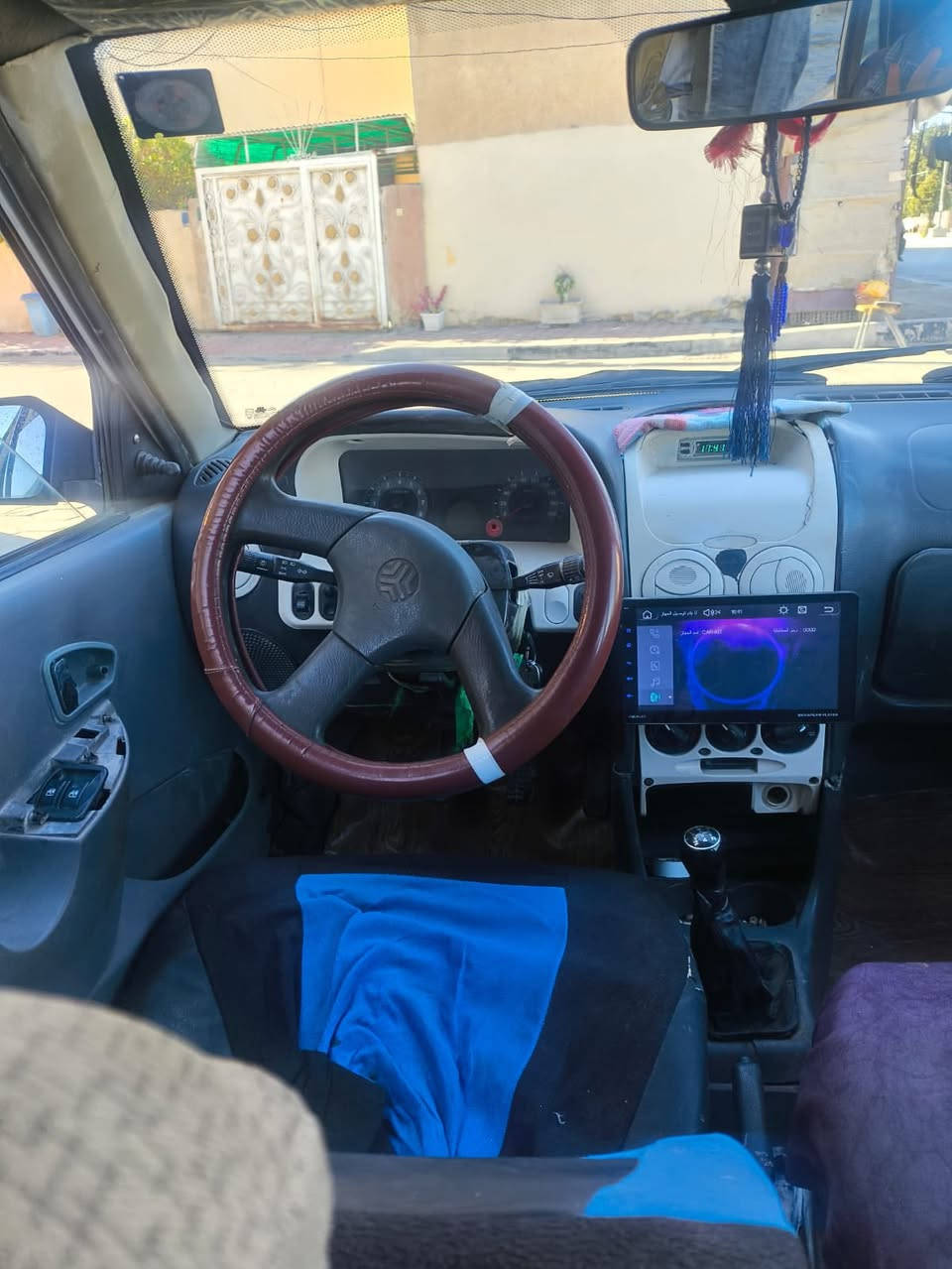 موديل2010
رقم كربلاء نكليزي مكينه كير حداديه مكفول 
الكشر كدامك شواصي بلاديه السعر 22 ورقه 

‭0773 439 9519‬
